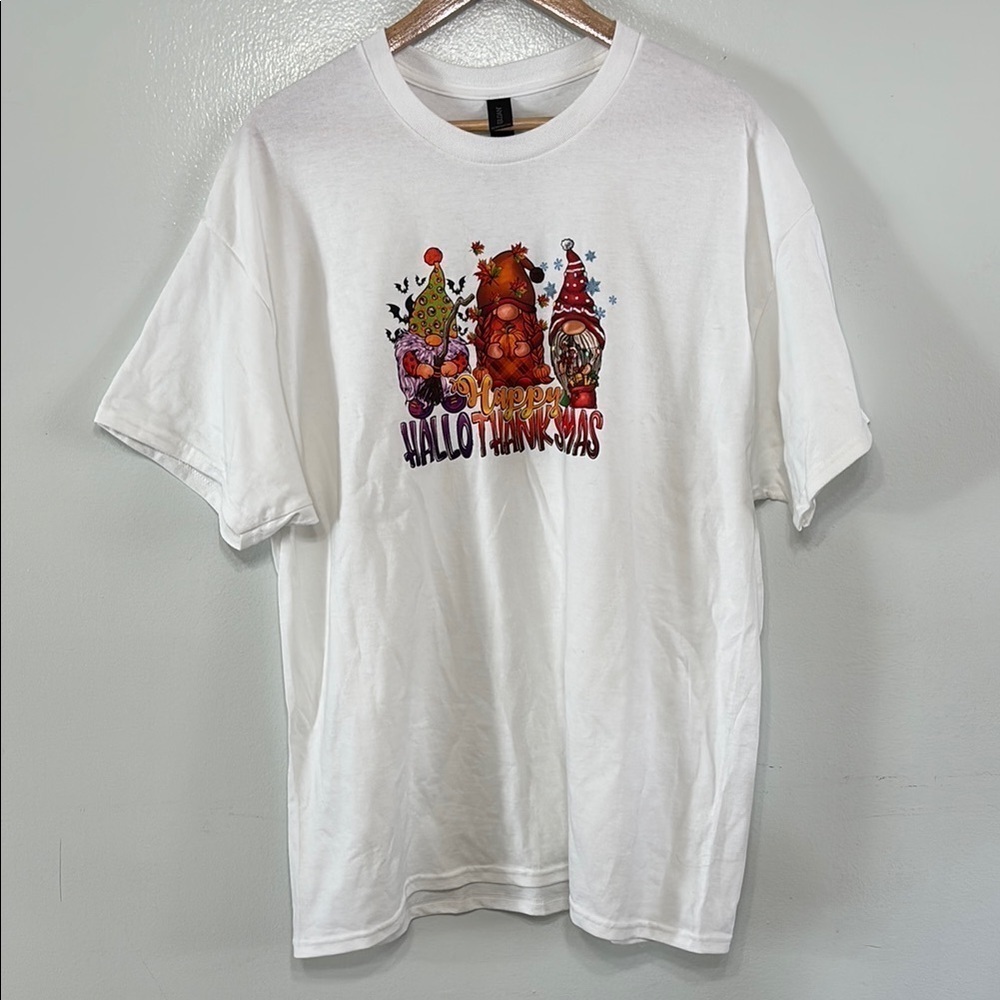 Gildan Handmade Gnome “Hallothankmas” White Graphic T-Shirt Size XL